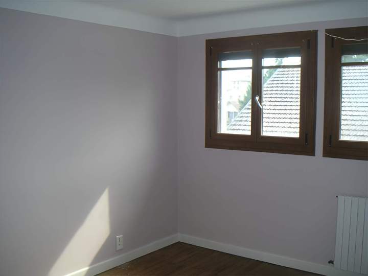 Murs peints en gris lilas