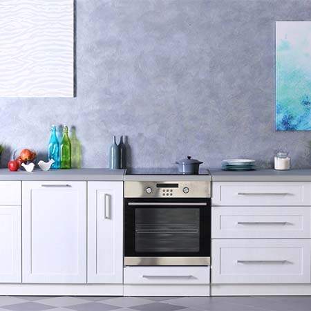 Nous pouvons réaliser divers travaux de peinture pour relooker efficacement votre cuisine.