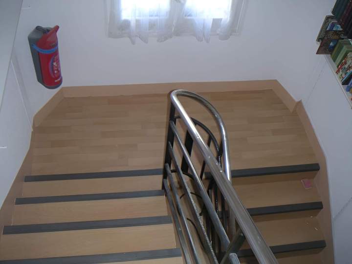 Nous proposons des revêtements de sol en moquette et en PVC.